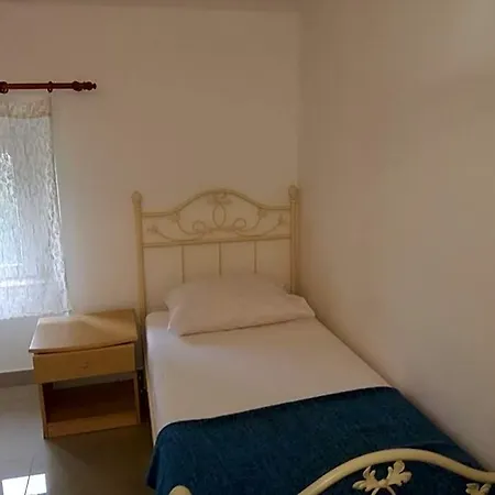 Garden Hostel *