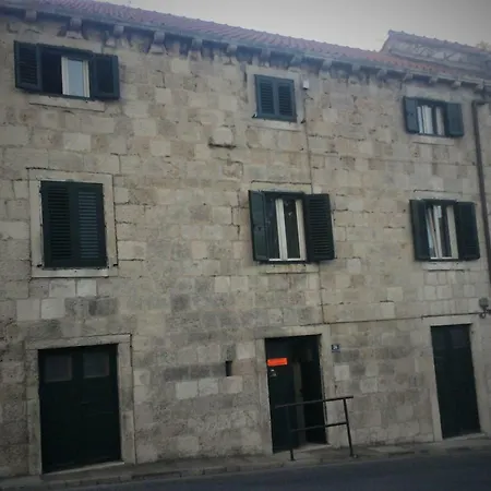 אכסניה Garden *