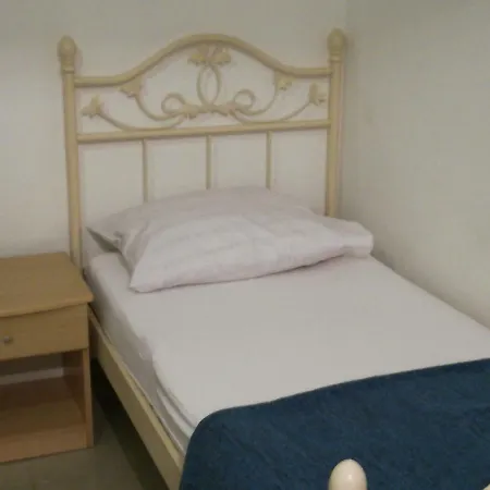Garden Hostel *